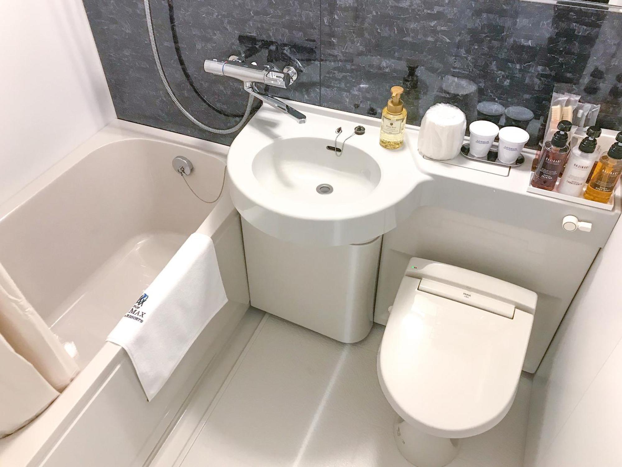 Hotel Livemax Budget Iyo Mishima Shikokuchuo Exteriör bild
